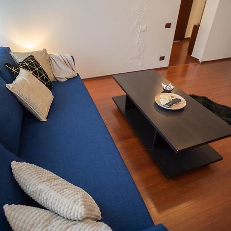 Spacious 2Br Dristor Apartment Bukarest Exteriör bild