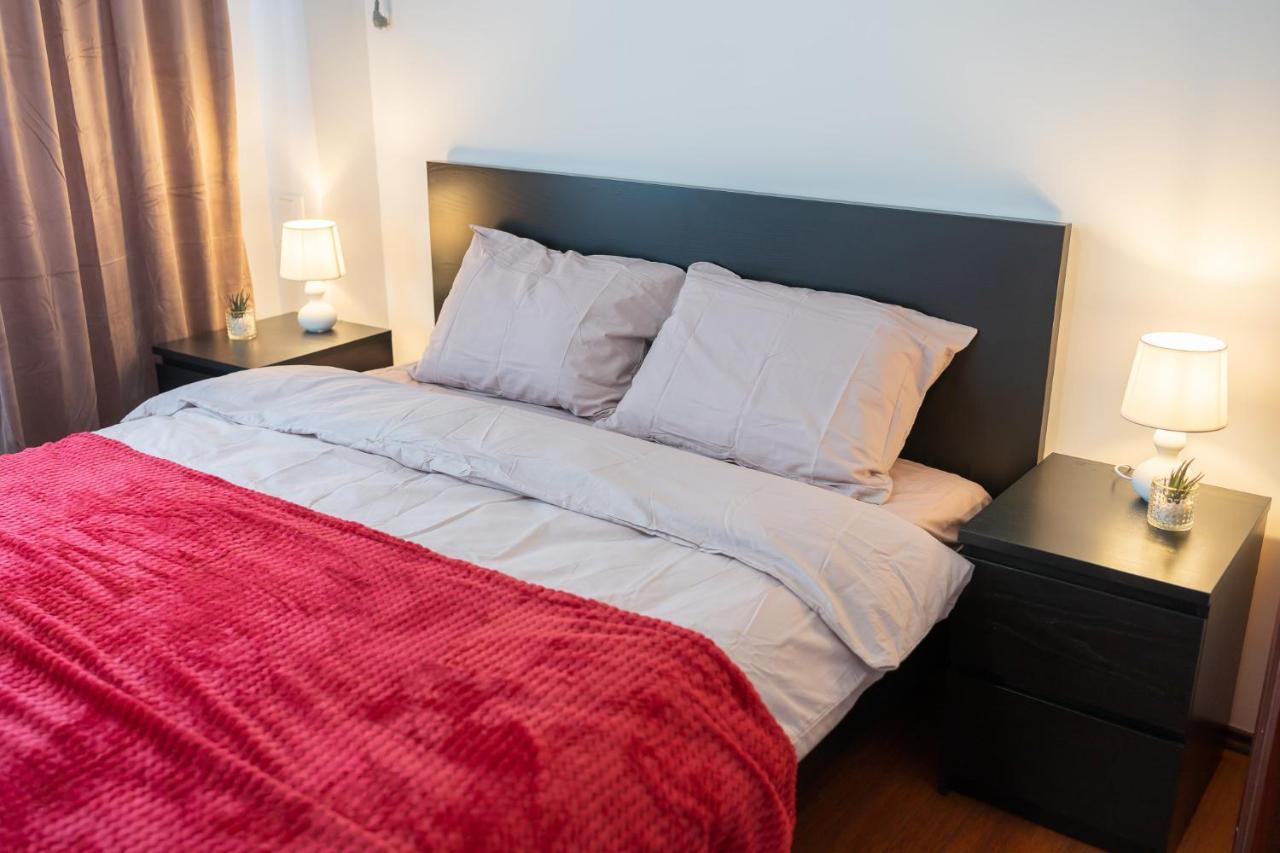 Spacious 2Br Dristor Apartment Bukarest Exteriör bild