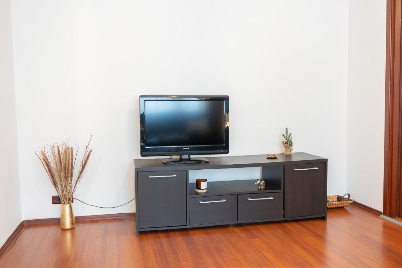 Spacious 2Br Dristor Apartment Bukarest Exteriör bild
