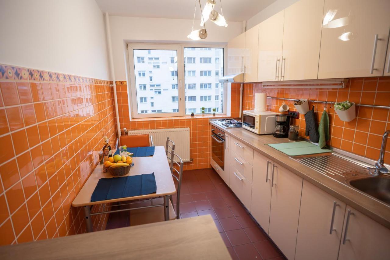 Spacious 2Br Dristor Apartment Bukarest Exteriör bild